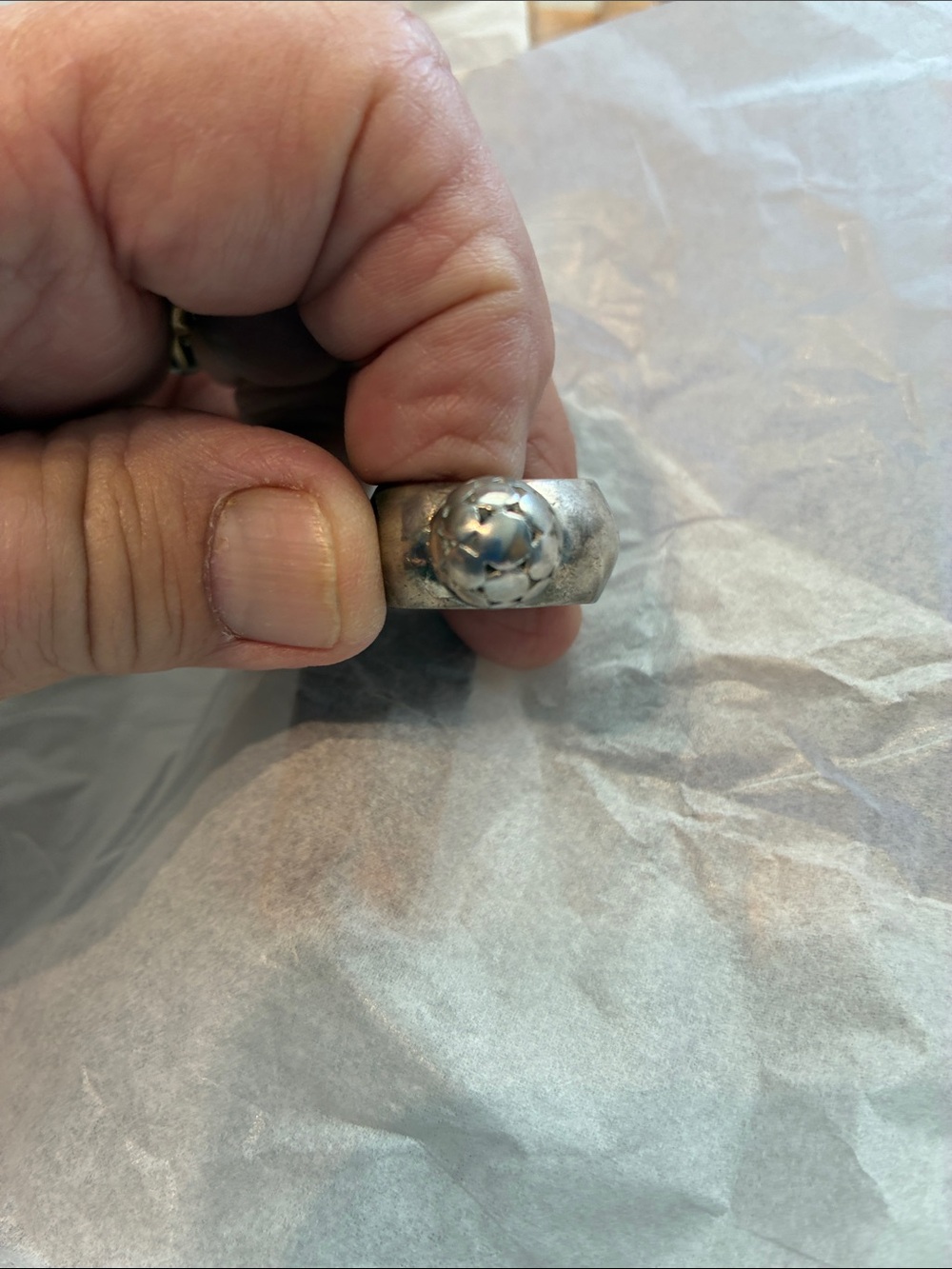 Sterling Silver Floral Dome Ring - Size 7.      11.4 Grams
